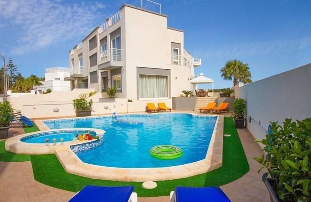 Villa Diamantina near St. Julian's