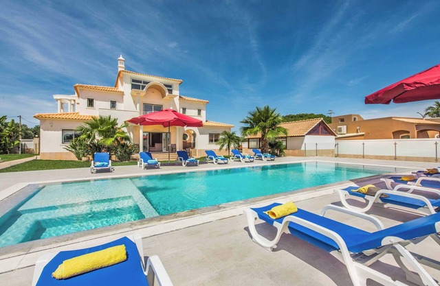 Villa Dourado - Five Bedroom Villa, Sleeps 10