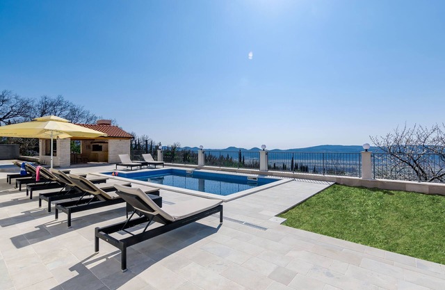 Villa Dragic
