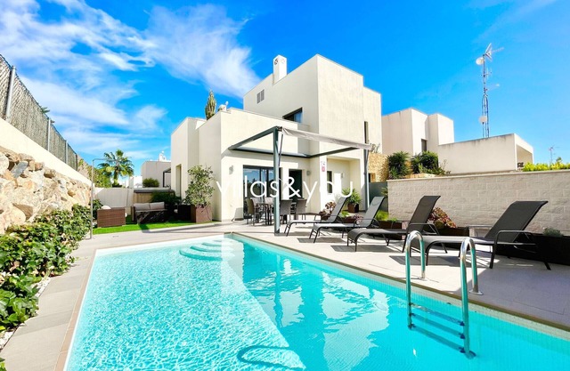 Villa Eivissa Ciudad Quesada by Villas&You
