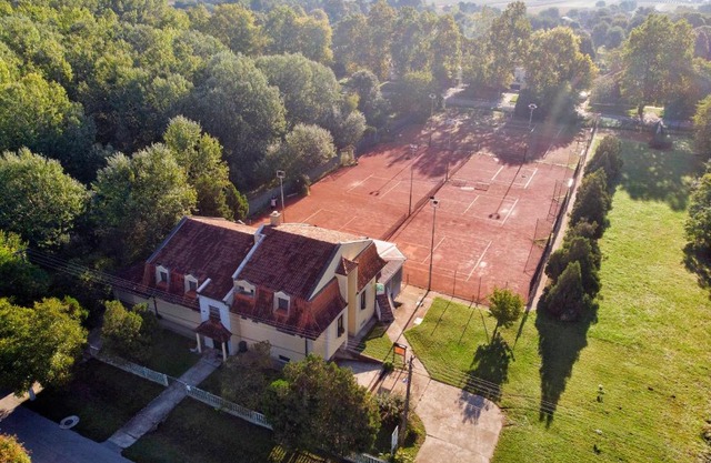 Villa Eko