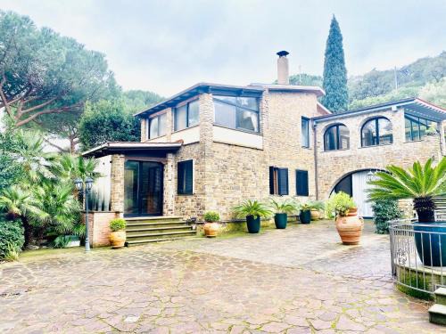 Villa Eleonora with tennis court