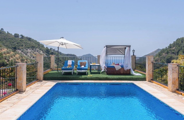 Villa el Nacimiento Nerja by Ruralidays