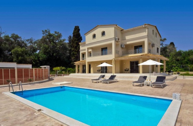 Villa Elegio - Four Bedroom Villa, Sleeps 12