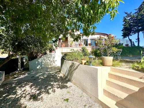 VILLA ENTIÈRE PORT et PLAGE BANDOL