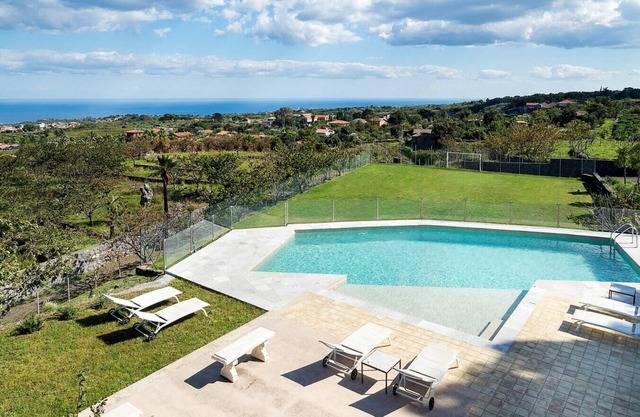Villa Etnea - Private villa with pool and jacuzzi