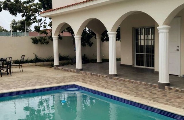 Villa Familiar con Piscina