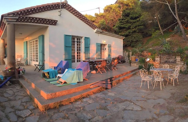 Villa Familiale au Bord de l'Eau