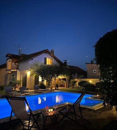 Villa Flower Garden