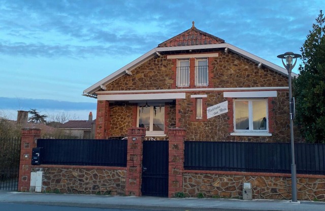 Villa for 10 people, 5 minutes' walk from town center, port and beach