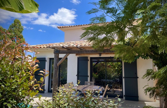Villa Forana🏡Warm welcome 🧡 heated pool 🌞beach 5' away 🏖️