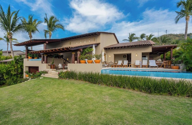 Villa Four Seasons with Hotel amenities & Golf + Punta Mita Beachclubs Premier Membership