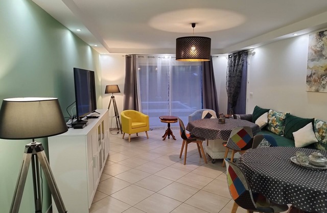 Villa Darna au Calme Avec Piscine, Proche Bordeaux