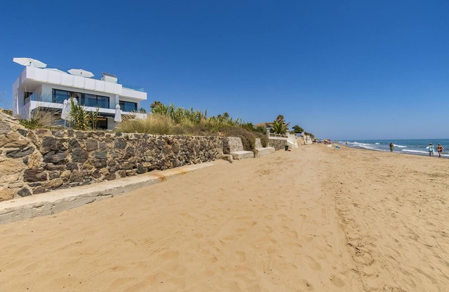 Villa Frontline Beach Costabella - Marbella