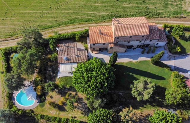 Villa Gelso: your luxury villa with pool and sauna in Le Marche region
