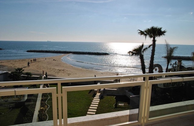 Villa Granchio - sea front villa with beach access