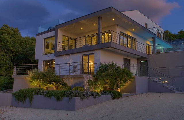 Villa GRANDE VISTA with sea view