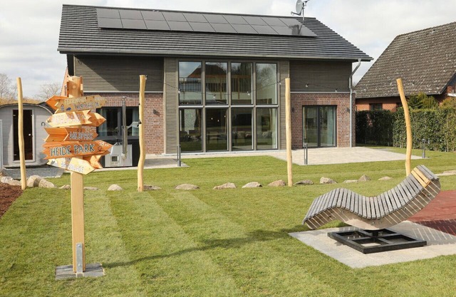 Villa Heidetraum, 20 guests, sauna, pool