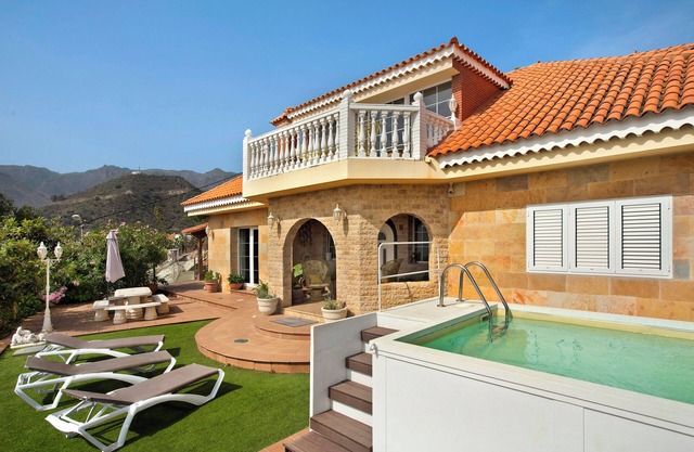 Villa Holiday Home Hemi with Mountain View, Sea View, Pool, Wi-Fi, Terraces & Garden
