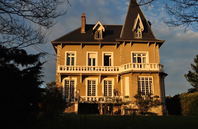 Villa Hortebise large house of charm and elegance, family vacation