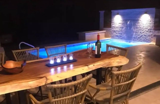 Villa in Paradise with Pool (steps to beach)n