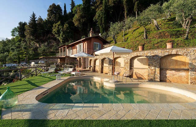 Villa "Il Grillo", privacy in the hills, private pool and panoramic view.