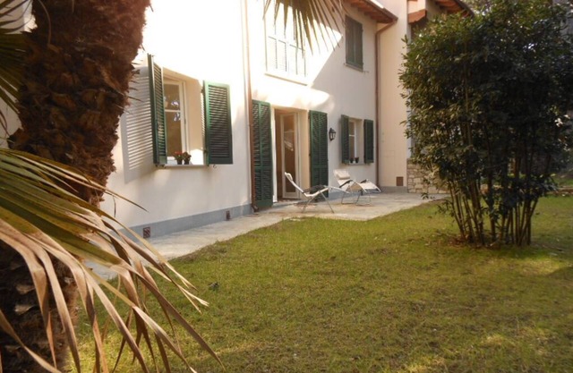 Villa immersed in the green Mediterranean pine forest a few steps from the sea