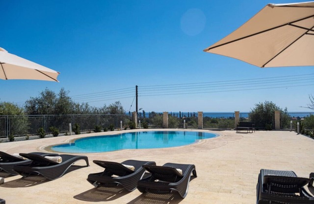 Villa in a quiet area with an exceptional views from the pool!