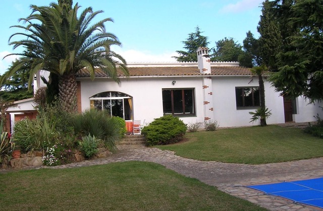 Villa in a rustic environment with garden and private swimming pool
