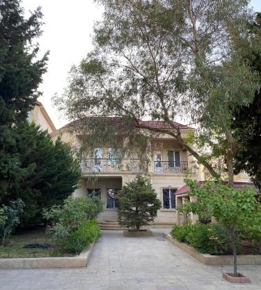 Villa in Badamdar