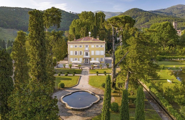 Villa in Capannori with 7 bedrooms sleeps 14