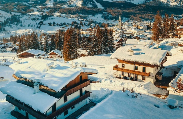 Villa in Cortina D'ampezzo with 6 bedrooms sleeps 12