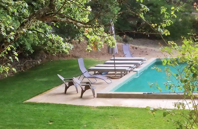 Villa in Entrecasteaux with Private Pool