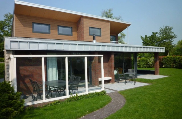 Villa in Kamperland with garden
