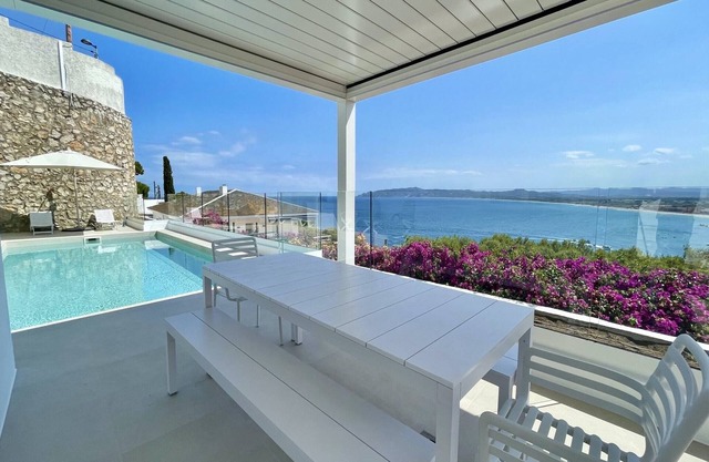 Villa in l’Estartit with Waterfront Views