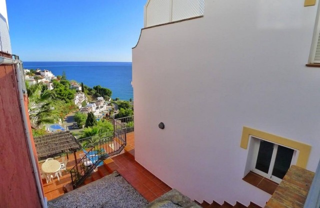 Villa in Mediterranean design and superb sea view