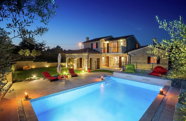 Villa in Poreč with Private Pool & Garden