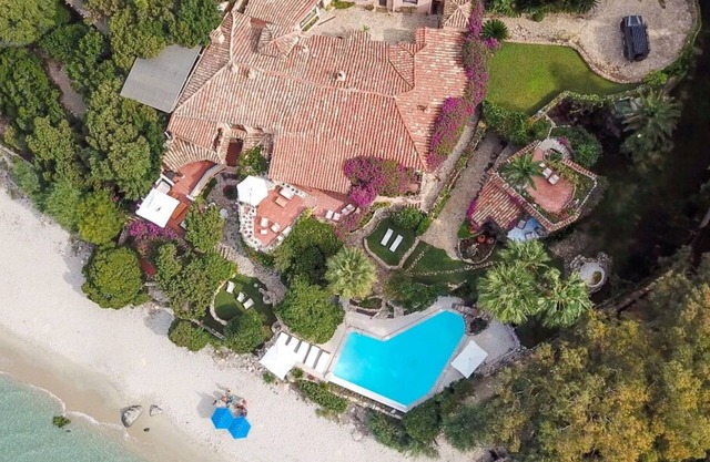 Villa in Torre Delle Stelle with 10 bedrooms sleeps 23