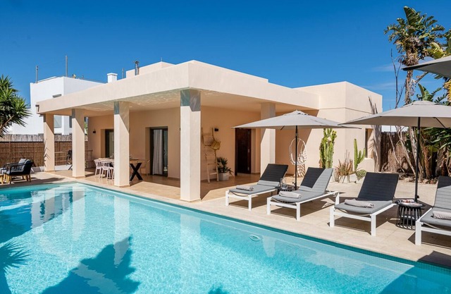 Villa Jesus 2 - Two Bedroom Chalet, Sleeps 4