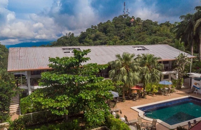 Villa Junior # 3 w/Pool & Kitchen – Minutes from Manuel Antonio Beach