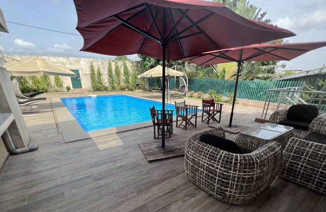 Villa Kynola -Pool-Wifi-Parking-Netflix-Bose HP