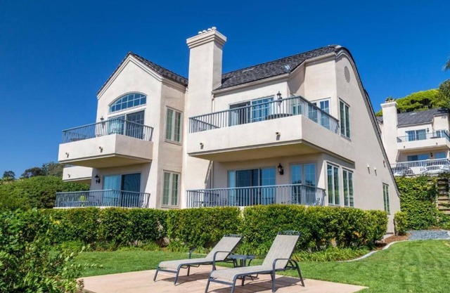 Villa l'auberge with amenities and walking distance to beach
