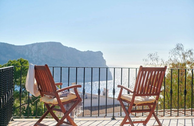 Villa 'La Mola' with Sea View, Wi-Fi and Air Conditioning