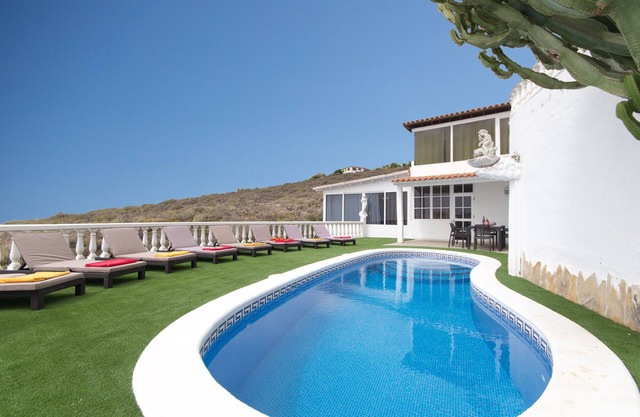 Villa Las Vistas Baja. Fabulous 4 Bedroom Villa. Private Pool.