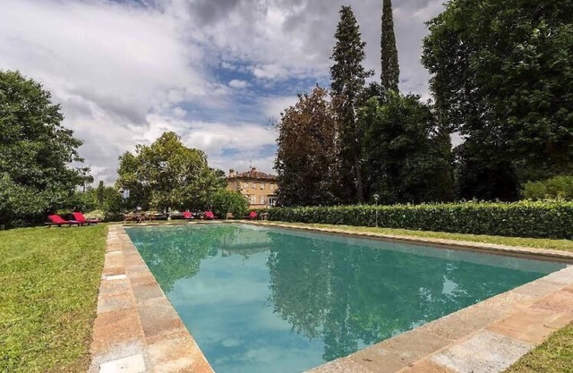 VILLA LENKA .