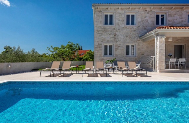 Villa Leon for 8 people with private pool & pet friendly near Novigrad