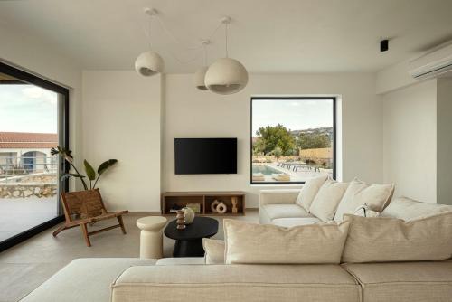 Villa Leone Luxury Living with Sea Views and Pool