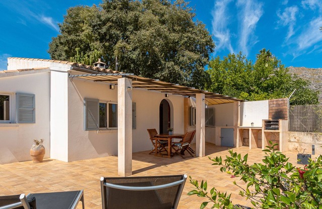 Villa Les Oliveres Petites en Pollensa by Mallorca North Villas