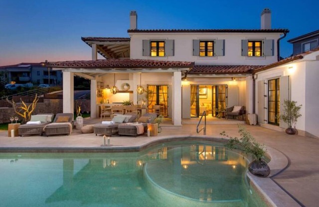 Villa Leucolea with pool