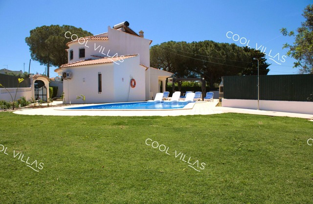 Villa Lilac - 4 bedrooms near the beach, pool, wifi